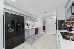 403 Colonial Dr, Friendswood, TX 77546 - Photo 13