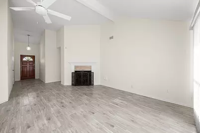 10824 W Mulberry Drive, La Porte, TX 77571 - Photo 3