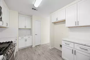 10824 W Mulberry Dr, La Porte, TX 77571 - Photo 9