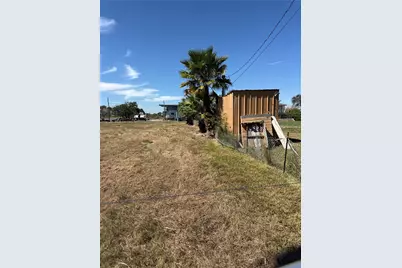 1034 16th Street, San Leon, TX 77539 - Photo 1
