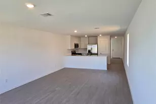 1647 Golden Iris Dr, Crosby, TX 77532 - Photo 5