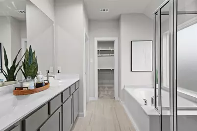 5643 Silverleaf Oak Lane, Houston, TX 77066 - Photo 3