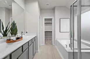 5643 Silverleaf Oak Ln, Houston, TX 77066 - Photo 3