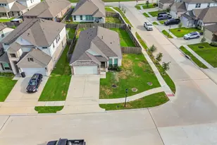 5643 Silverleaf Oak Ln, Houston, TX 77066 - Photo 11
