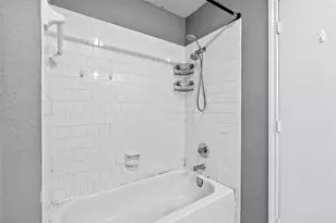 2721 Overland Trail, Dickinson, TX 77539 - Photo 11