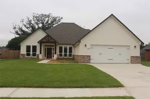 109 Gadwall Dr, Clute, TX 77531 - Photo 1