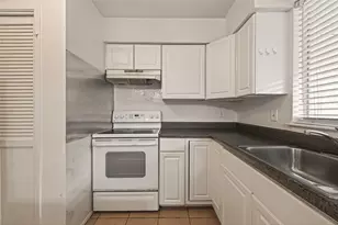 9201 Clarewood Dr, Houston, TX 77036 - Photo 9