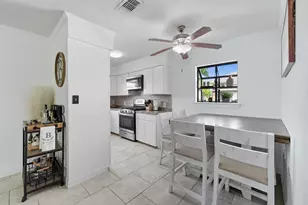 439 Pompano St, Bayou Vista, TX 77563 - Photo 9