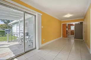 130 San Fernando Dr, Galveston, TX 77550 - Photo 9