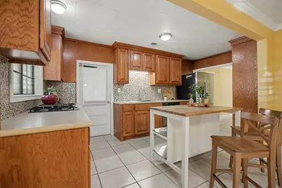 130 San Fernando Drive, Galveston, TX 77550 - Photo 7