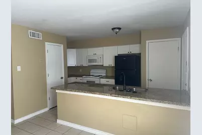 300 Rice Street, Angleton, TX 77515 - Photo 3