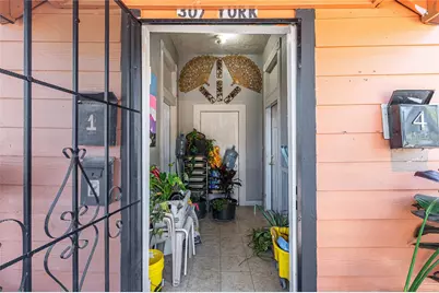 307 York Street, Houston, TX 77003 - Photo 9