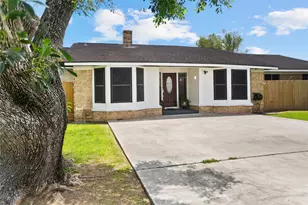 5001 Texas Ave, La Marque, TX 77568 - Photo 1