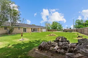 5001 Texas Ave, La Marque, TX 77568 - Photo 27