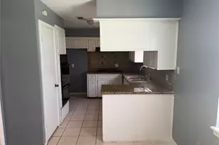 418 Merriweather St, Houston, TX 77598 - Photo 3