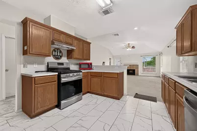 10902 Primrose Acres Lane, Houston, TX 77031 - Photo 11