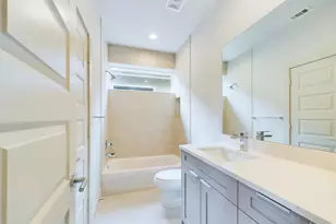 5726 Rucio Ln, Houston, TX 77092 - Photo 29