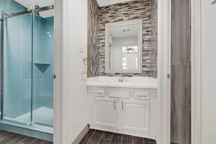 8715 Bauman Rd, Houston, TX 77022 - Photo 13