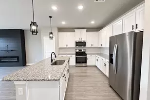 2409 Table Rock Ct, Texas City, TX 77568 - Photo 3
