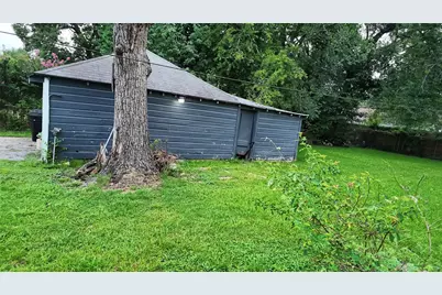 1923 Esperanza Street, Houston, TX 77023 - Photo 7