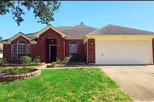 1805 Oak Hollow Dr W, Pearland, TX 77581 - Photo 1