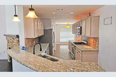 1805 Oak Hollow Drive W, Pearland, TX 77581 - Photo 3