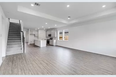 1207 Buffalo Run, Tomball, TX 77375 - Photo 3