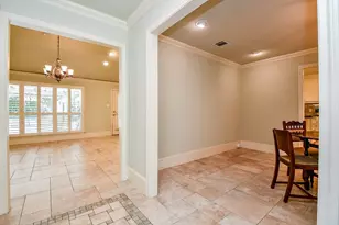 2911 Fontana Dr, Houston, TX 77043 - Photo 11
