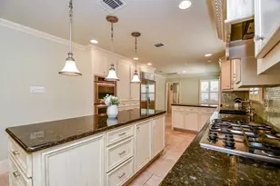 2911 Fontana Dr, Houston, TX 77043 - Photo 15