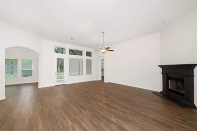 10243 S Goshawk Trail, Conroe, TX 77385 - Photo 11