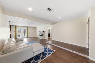 8526 Cedel Dr, Houston, TX 77055 - Photo 11