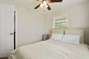 2207 Bunton Dr, El Campo, TX 77437 - Photo 13