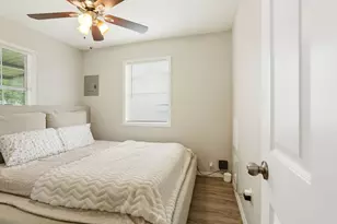 2207 Bunton Dr, El Campo, TX 77437 - Photo 11