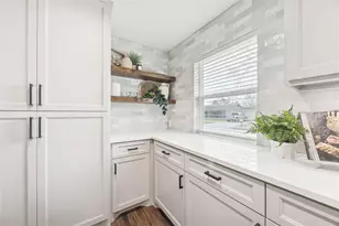 220 Oakwood St, League City, TX 77573 - Photo 17