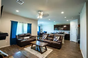 930 Bright Lotus Ln, Rosharon, TX 77583 - Photo 5