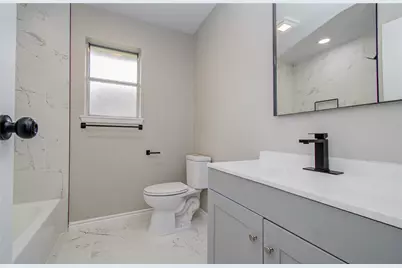 9734 Oakmont Drive, La Porte, TX 77571 - Photo 11