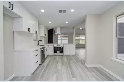 9734 Oakmont Drive, La Porte, TX 77571 - Photo 19