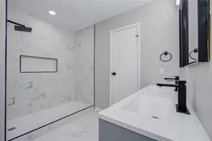 9734 Oakmont Dr, La Porte, TX 77571 - Photo 17
