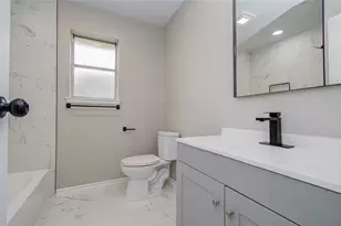 9734 Oakmont Dr, La Porte, TX 77571 - Photo 13