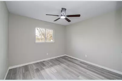 9734 Oakmont Drive, La Porte, TX 77571 - Photo 11