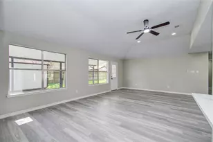 9734 Oakmont Dr, La Porte, TX 77571 - Photo 29