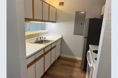 517 Southwest Parkway #302, College Station, TX 77840 - Photo 7