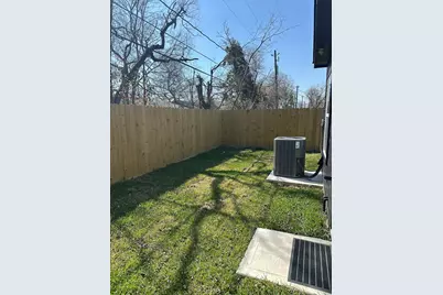 5774 Heron Drive #B, Houston, TX 77033 - Photo 21