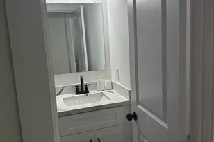 5774 Heron Dr, Houston, TX 77033 - Photo 17