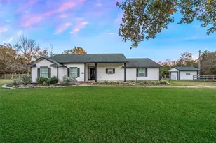 118 Pin Oak Ln, Hempstead, TX 77445 - Photo 1