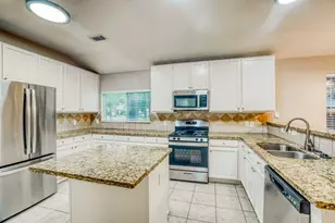 10403 Falling River Dr, Houston, TX 77095 - Photo 7