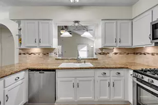 32 Sarita Rd, Angleton, TX 77515 - Photo 15