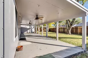 32 Sarita Rd, Angleton, TX 77515 - Photo 25