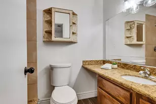 32 Sarita Rd, Angleton, TX 77515 - Photo 7