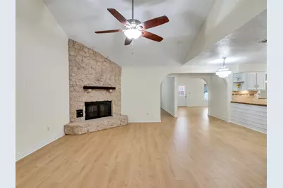 32 Sarita Road, Angleton, TX 77515 - Photo 3